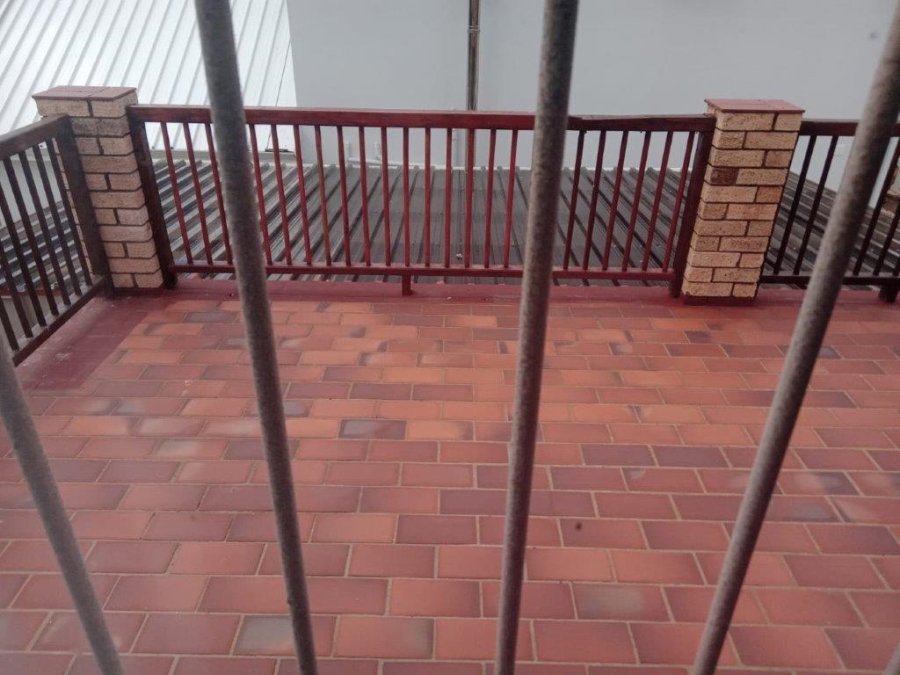 5 Bedroom Property for Sale in Wavecrest Eastern Cape